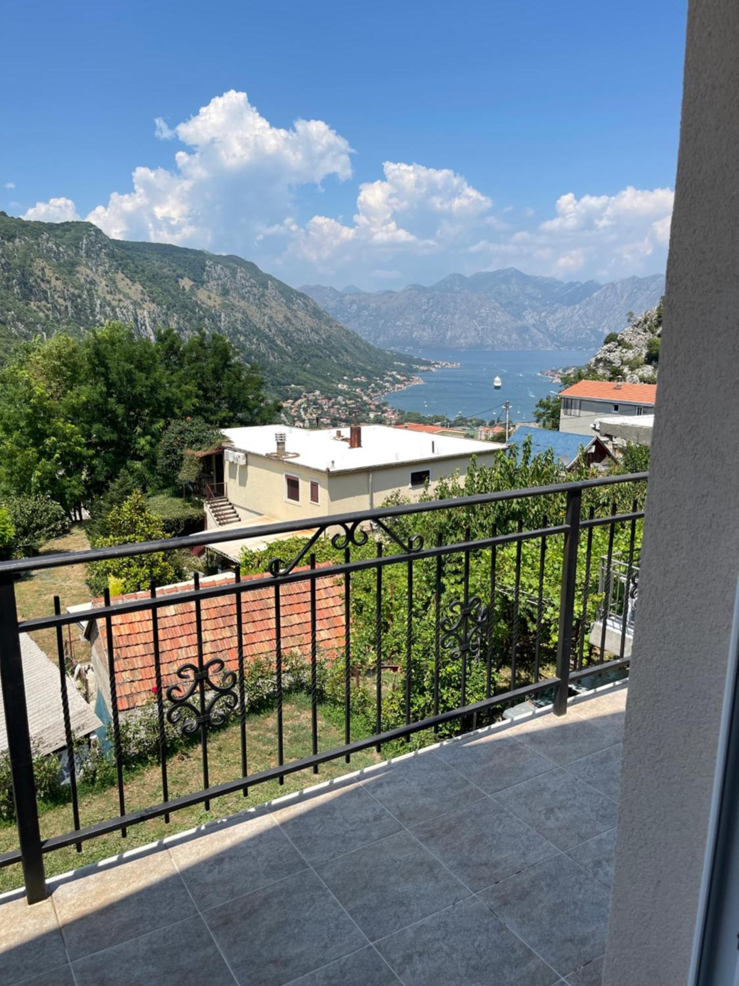 Apartment Perovic Kotor Buitenkant foto